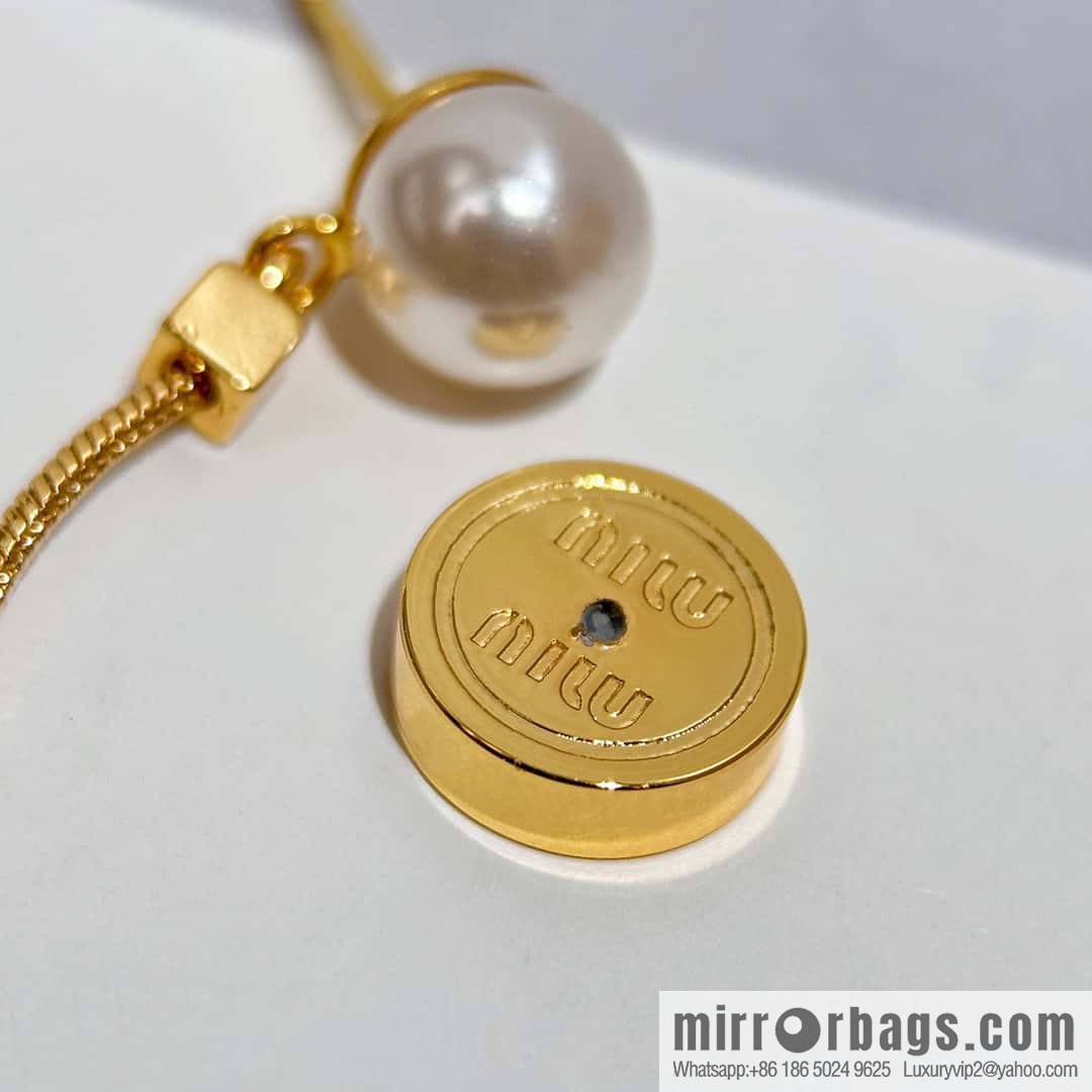 ❗️New ❗️ MIUMIU stud earrings MIU MIU Miu square letter pearl stud earrings