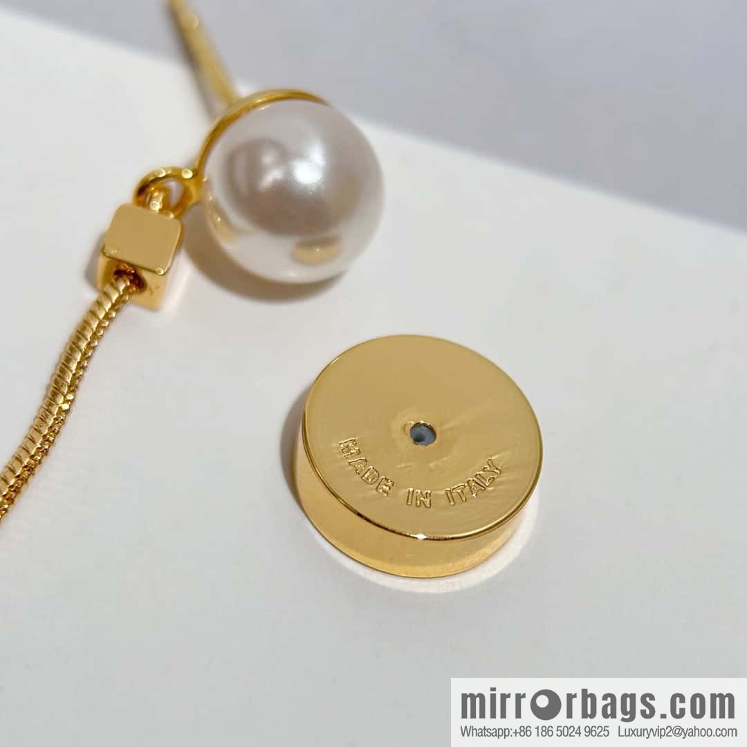 ❗️New ❗️ MIUMIU stud earrings MIU MIU Miu square letter pearl stud earrings