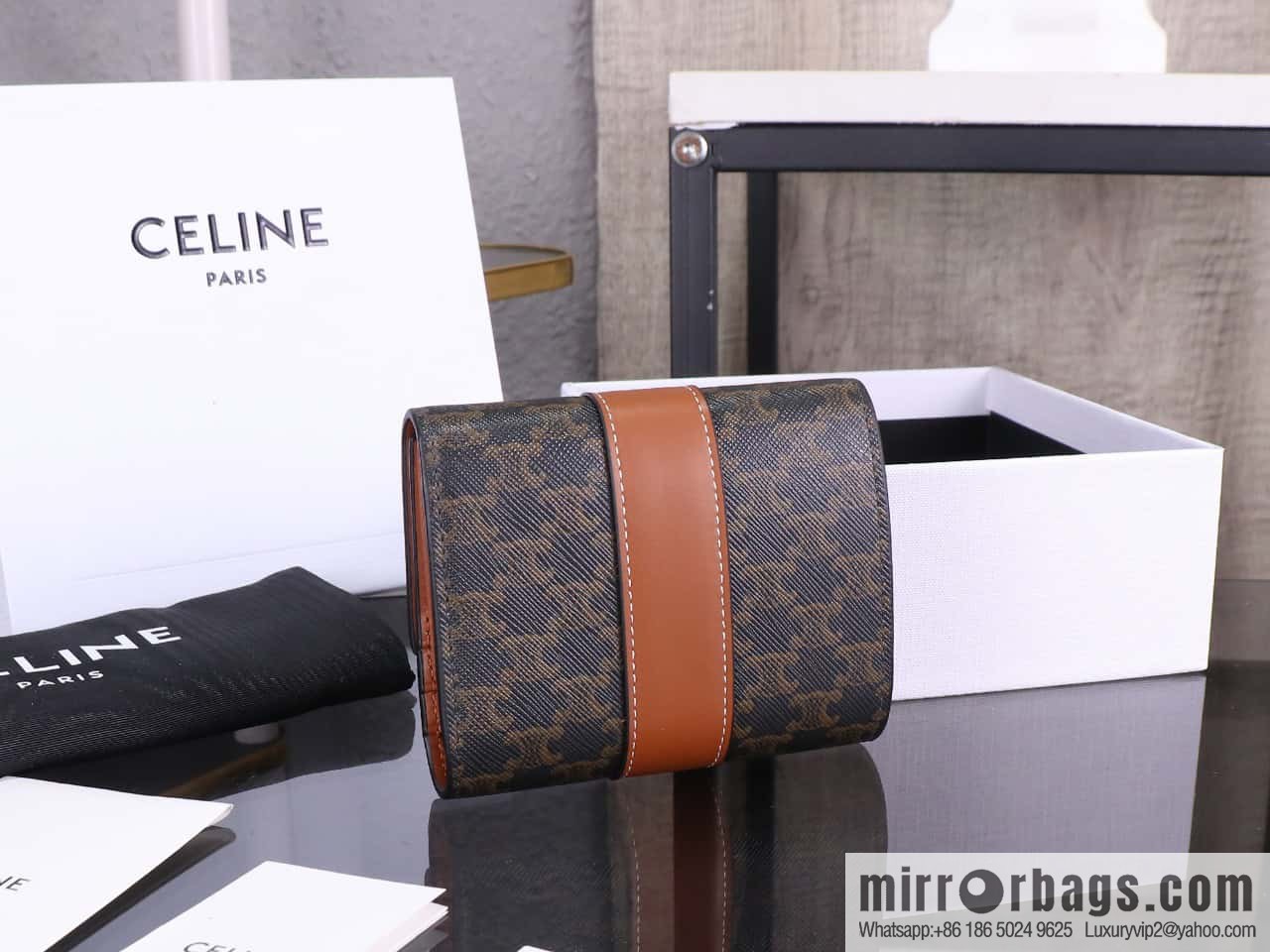 [Premium quality, all-steel hardware] CE tri-fold wallet 🅰️🅰️ simple monogram tri-fold wallet model number: 100572
