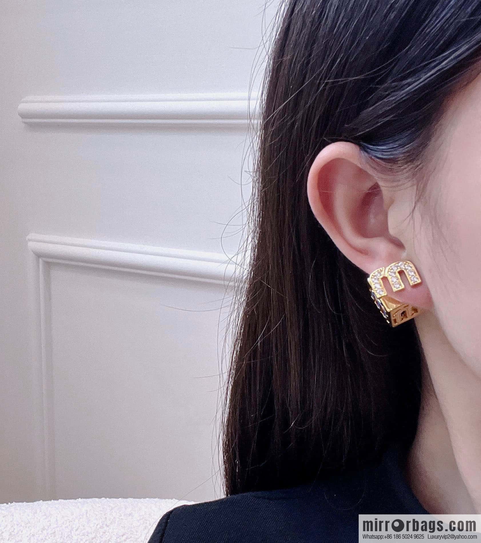 ❗️New ❗️ MIUMIU stud earrings MIU MIU Miu square letter stud earrings
