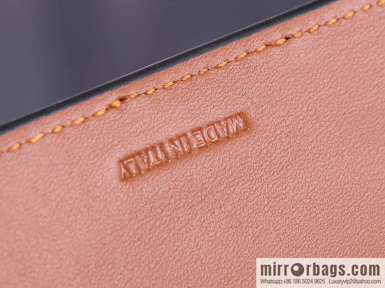 [Premium quality, all-steel hardware] CE tri-fold wallet 🅰️🅰️ simple monogram tri-fold wallet model number: 100572