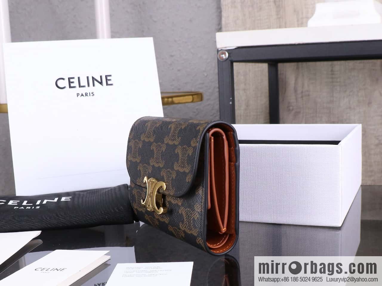 [Premium quality, all-steel hardware] CE tri-fold wallet 🅰️🅰️ simple monogram tri-fold wallet model number: 100782