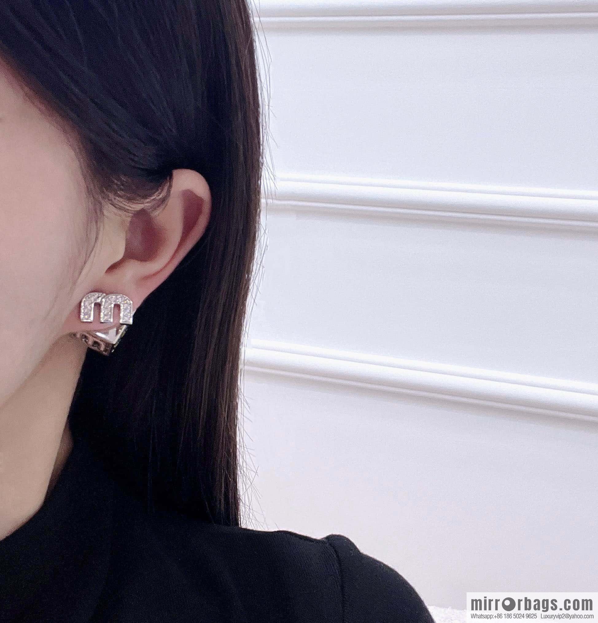 ❗️New ❗️ MIUMIU stud earrings MIU MIU Miu square letter stud earrings