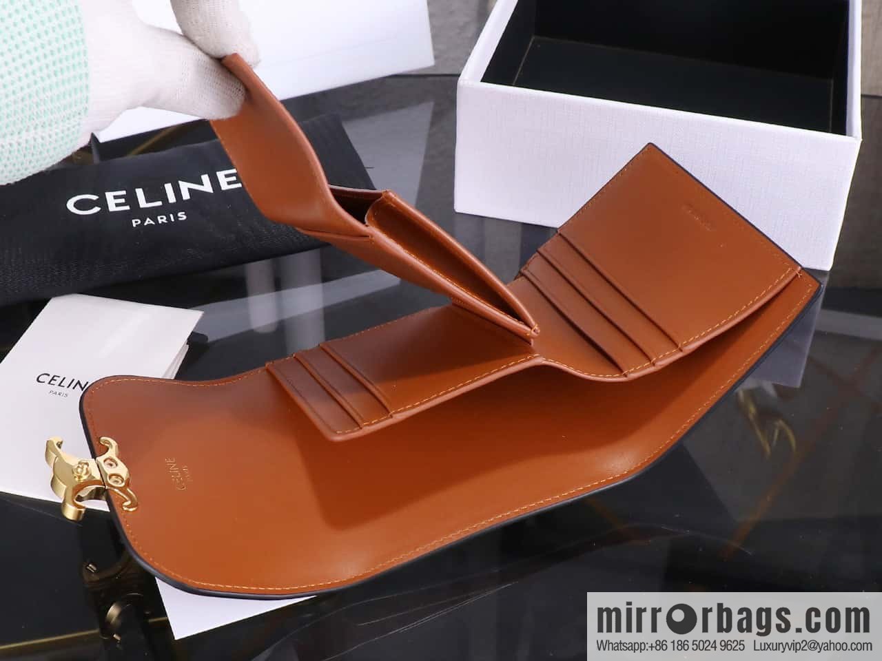 [Premium quality, all-steel hardware] CE tri-fold wallet 🅰️🅰️ simple monogram tri-fold wallet model number: 100782