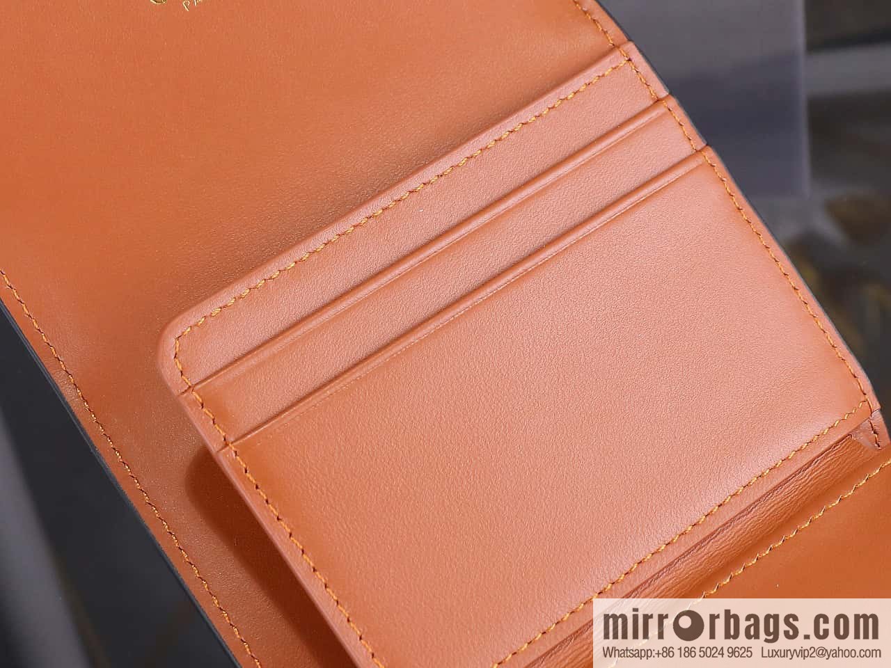[Premium quality, all-steel hardware] CE tri-fold wallet 🅰️🅰️ simple monogram tri-fold wallet model number: 100782