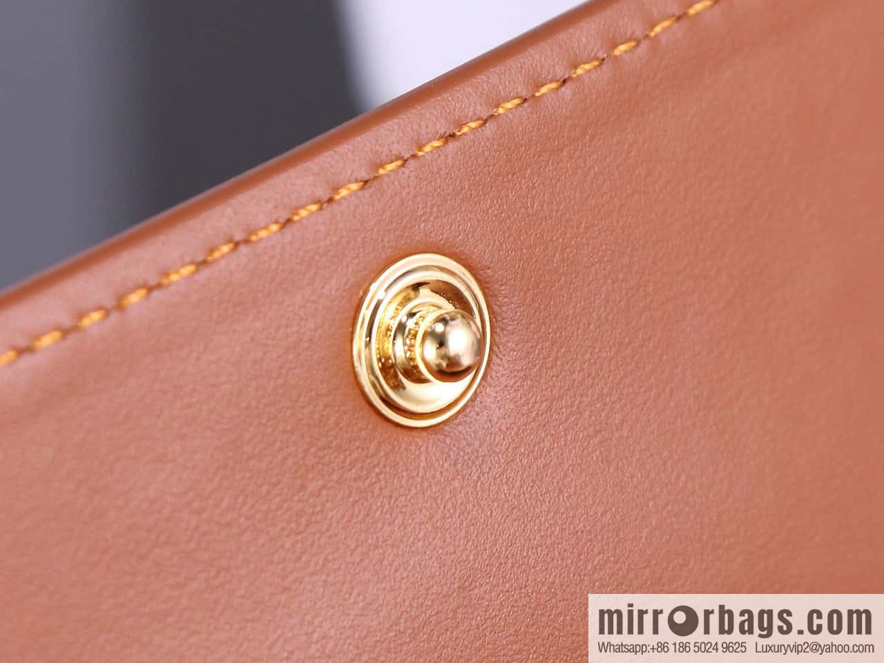 [Premium quality, all-steel hardware] CE tri-fold wallet 🅰️🅰️ simple monogram tri-fold wallet model number: 100782