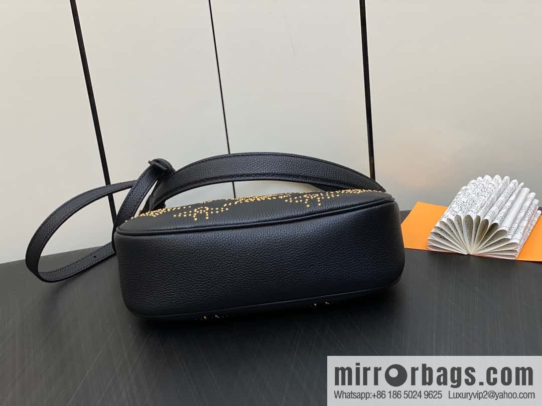 [Boutique‑grade] M46735 black full leather willow nail croissant series, this Bagatelle handbag m46091 full leather rivet with nails, crescent bag, pea bag, croissant bag