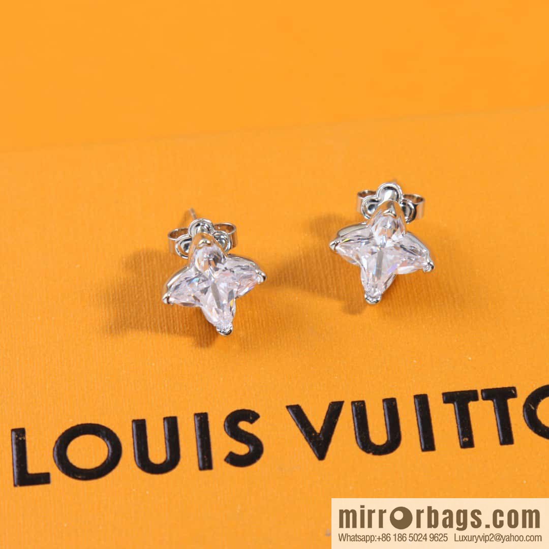 Louis Vuitton Louis Vuitton diamond necklace, stud earrings