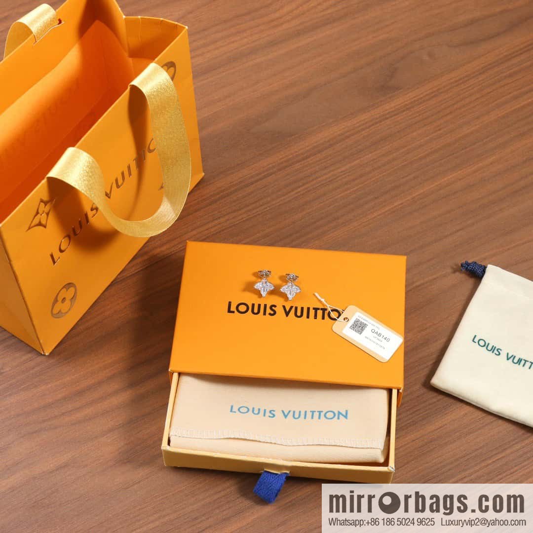 Louis Vuitton Louis Vuitton diamond necklace, stud earrings