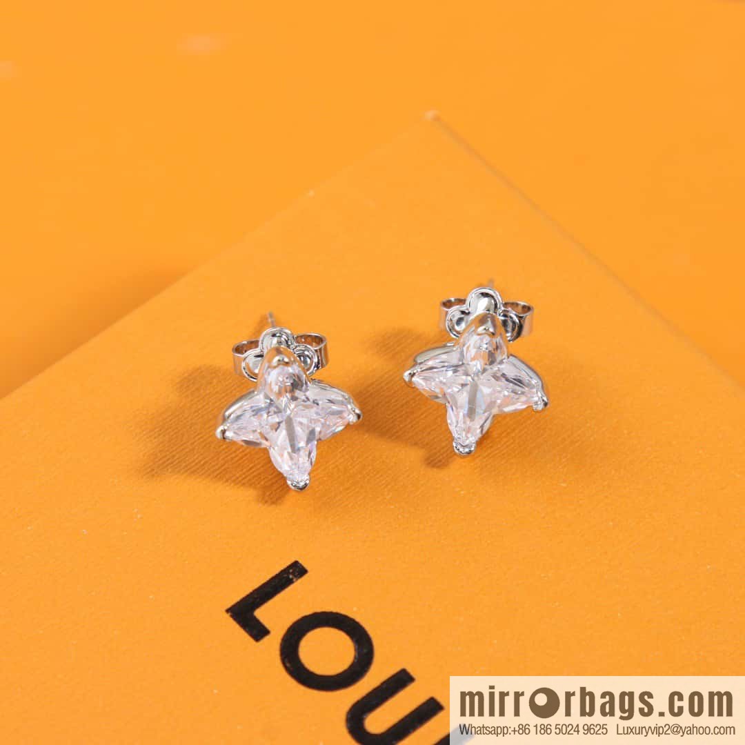 Louis Vuitton Louis Vuitton diamond necklace, stud earrings