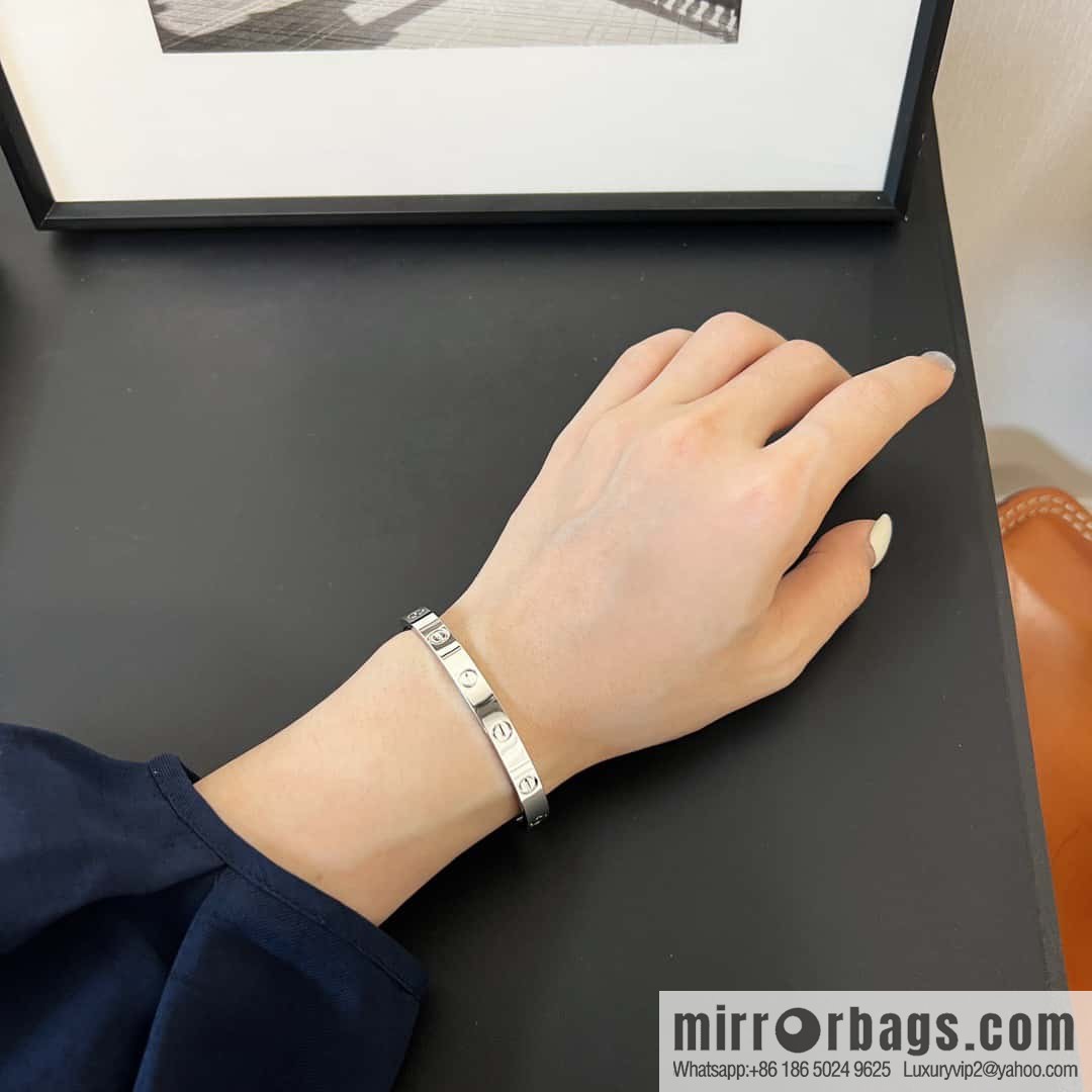 ☀️Cartier LOVE series open smooth bracelet