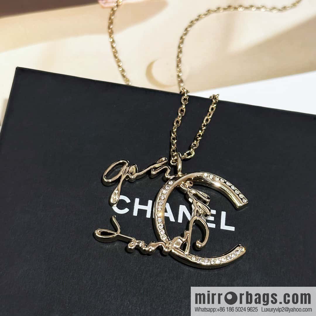 ❗️New ❗️ Chanel necklace ☀️ new ☑️ Chanel half double c letter necklace ☀️