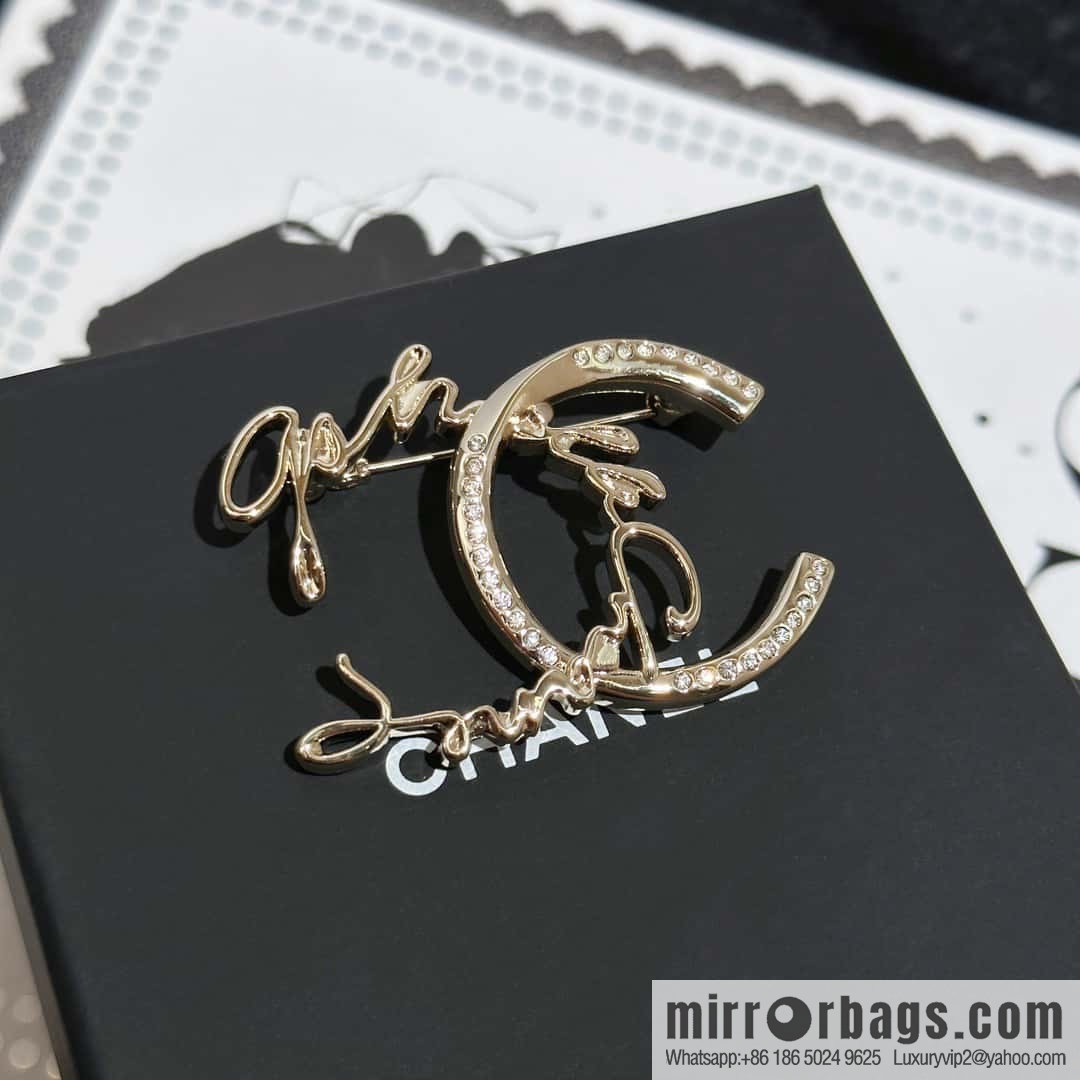 ❗️New ❗️ Chanel brooch ☀️ new ☑️ Chanel double c irregular brooch ☀️