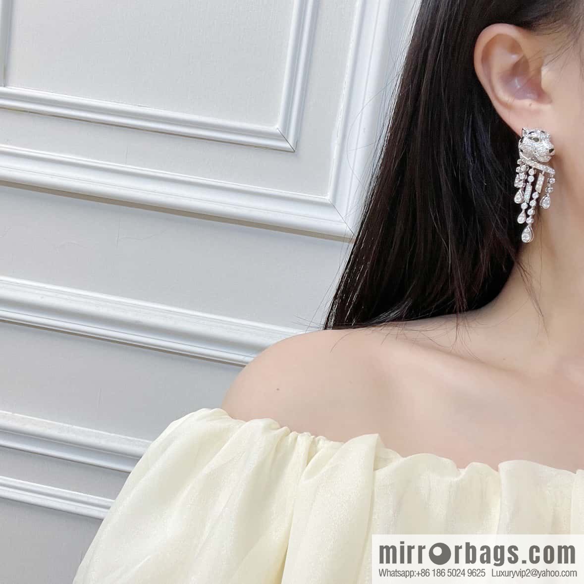 Cartier Cartier Jungle Series Full Diamond Leopard Tassel Earrings Stud Earrings