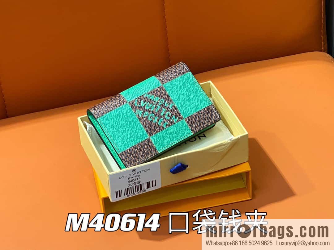 [Boutique‑grade] M40614 green big plaid pocket wallet
