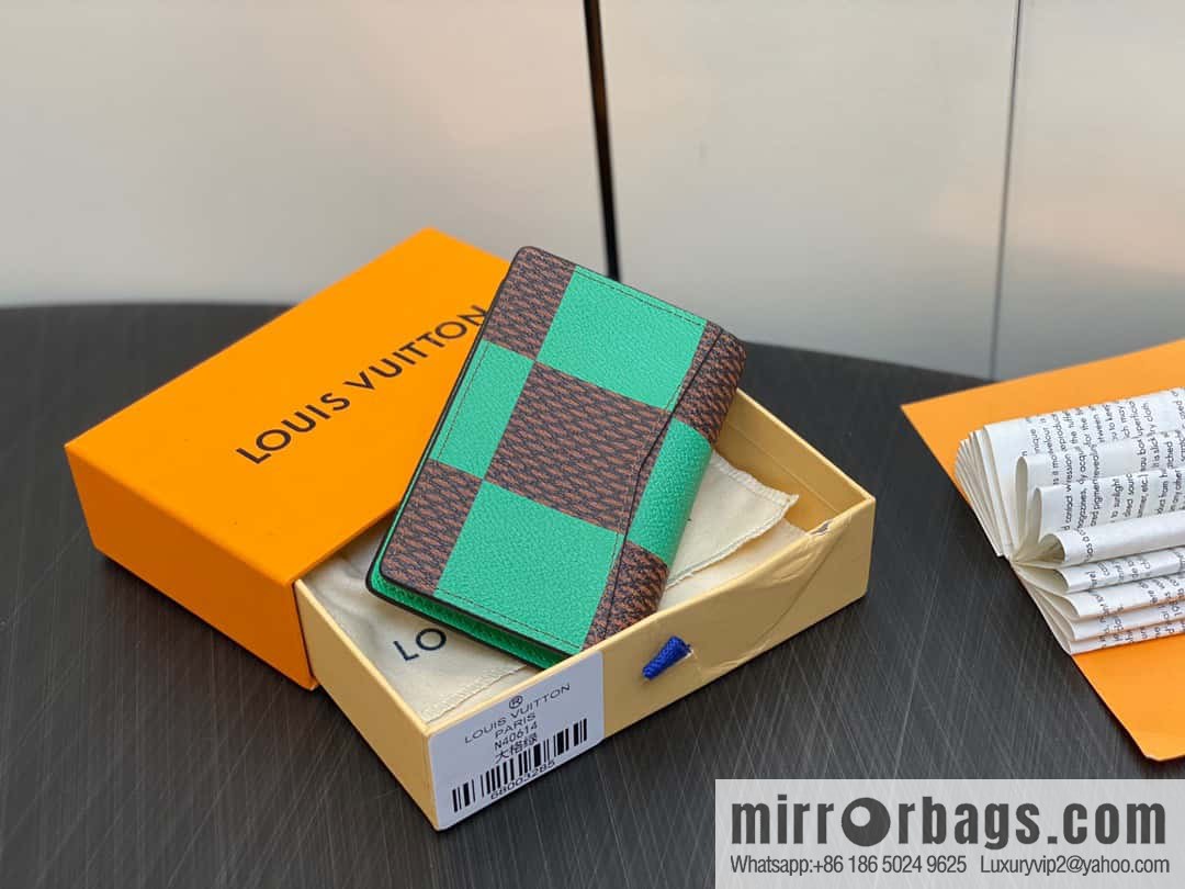 [Boutique‑grade] M40614 green big plaid pocket wallet