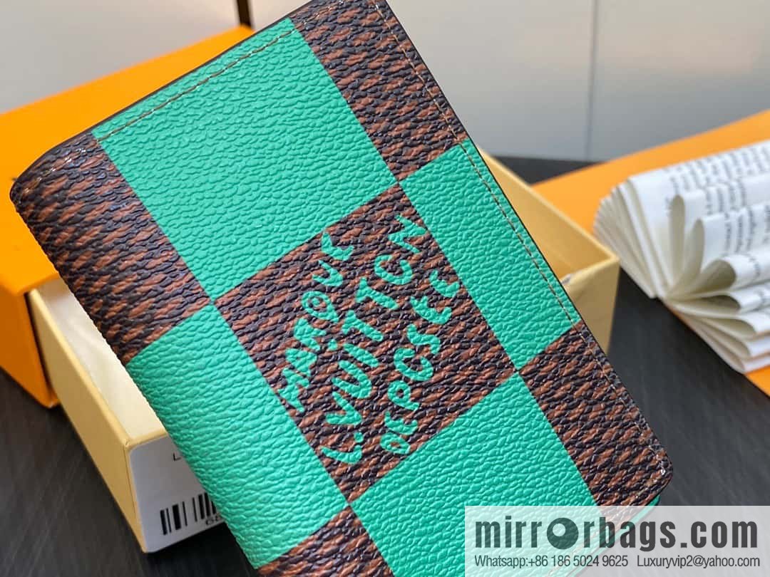 [Boutique‑grade] M40614 green big plaid pocket wallet