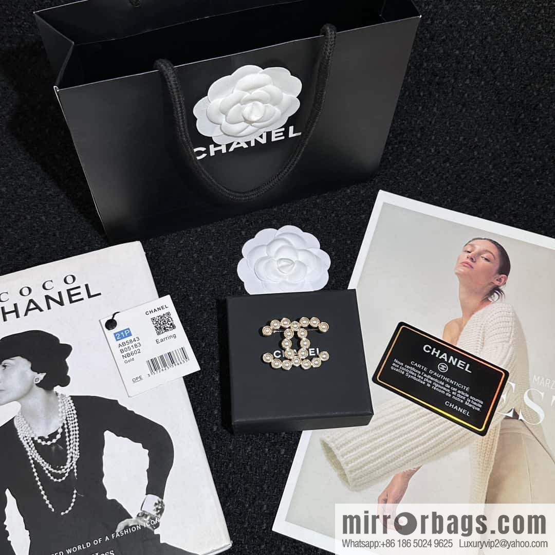 ❗️New ❗️ Chanel brooch ☀️ new ☑️ Chanel double c pearl brooch ☀️