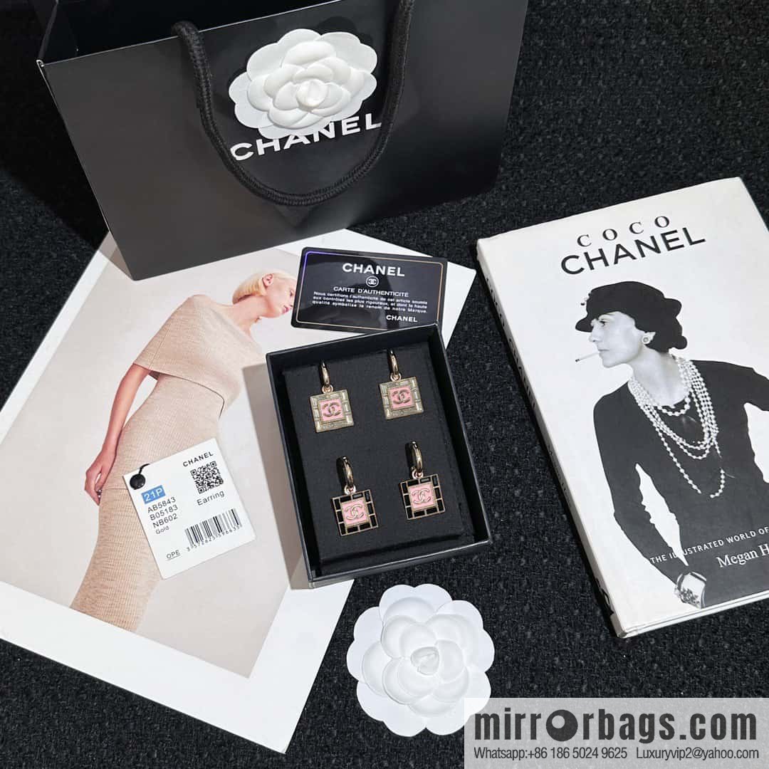 ❗️New ❗️ Chanel stud earrings ☀️ new ☑️ Chanel c2 double c square stud earrings ☀️