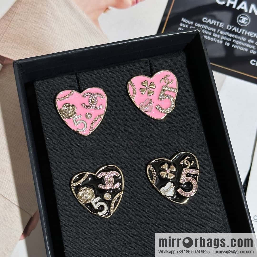 ❗️New ❗️ Chanel stud earrings ☀️ new ☑️ Chanel c1 double c peach heart love stud earrings ☀️