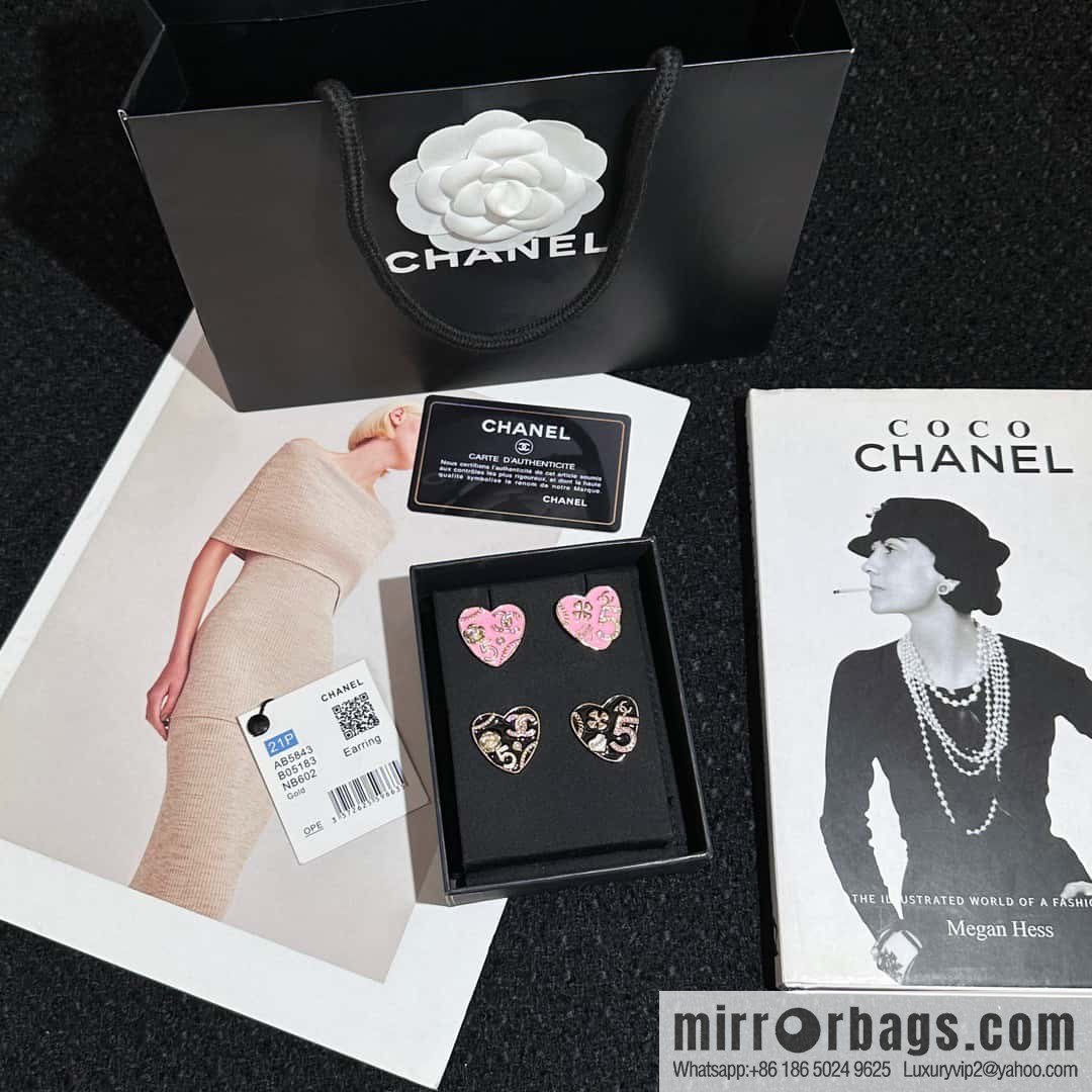 ❗️New ❗️ Chanel stud earrings ☀️ new ☑️ Chanel c1 double c peach heart love stud earrings ☀️