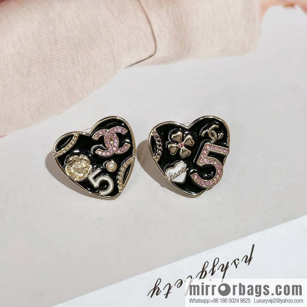 ❗️New ❗️ Chanel stud earrings ☀️ new ☑️ Chanel c1 double c peach heart love stud earrings ☀️