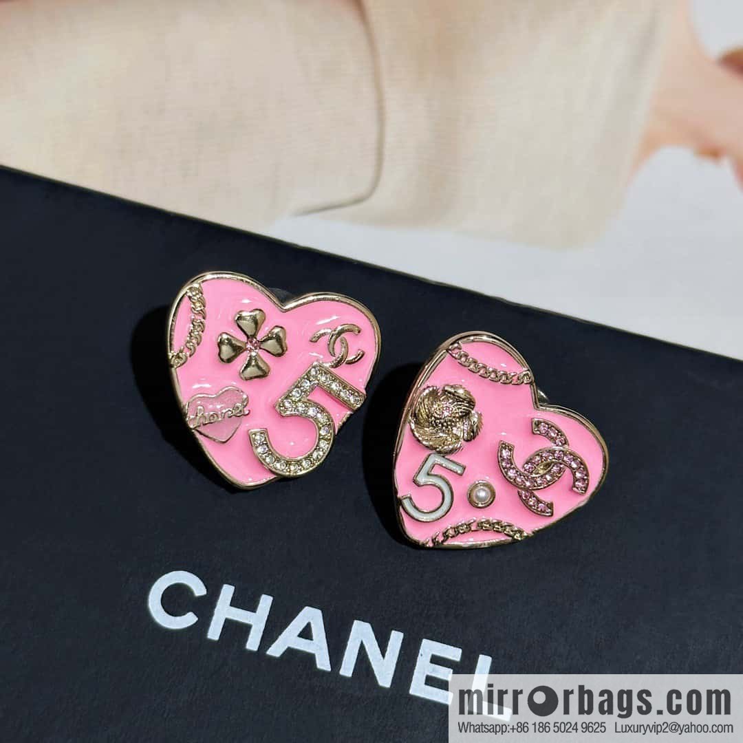 ❗️New ❗️ Chanel stud earrings ☀️ new ☑️ Chanel c1 double c peach heart love stud earrings ☀️