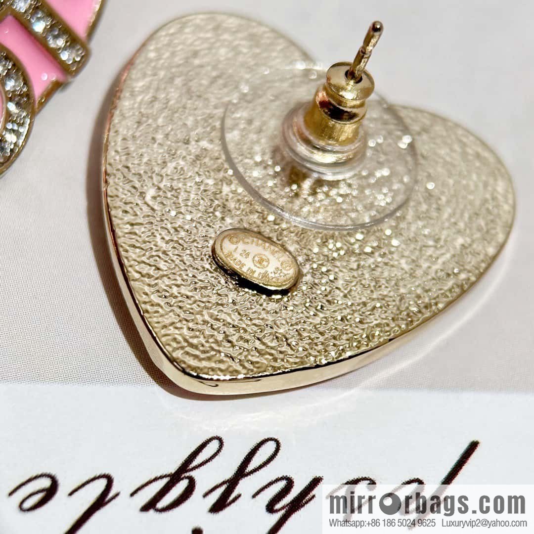 ❗️New ❗️ Chanel stud earrings ☀️ new ☑️ Chanel c1 double c peach heart love stud earrings ☀️