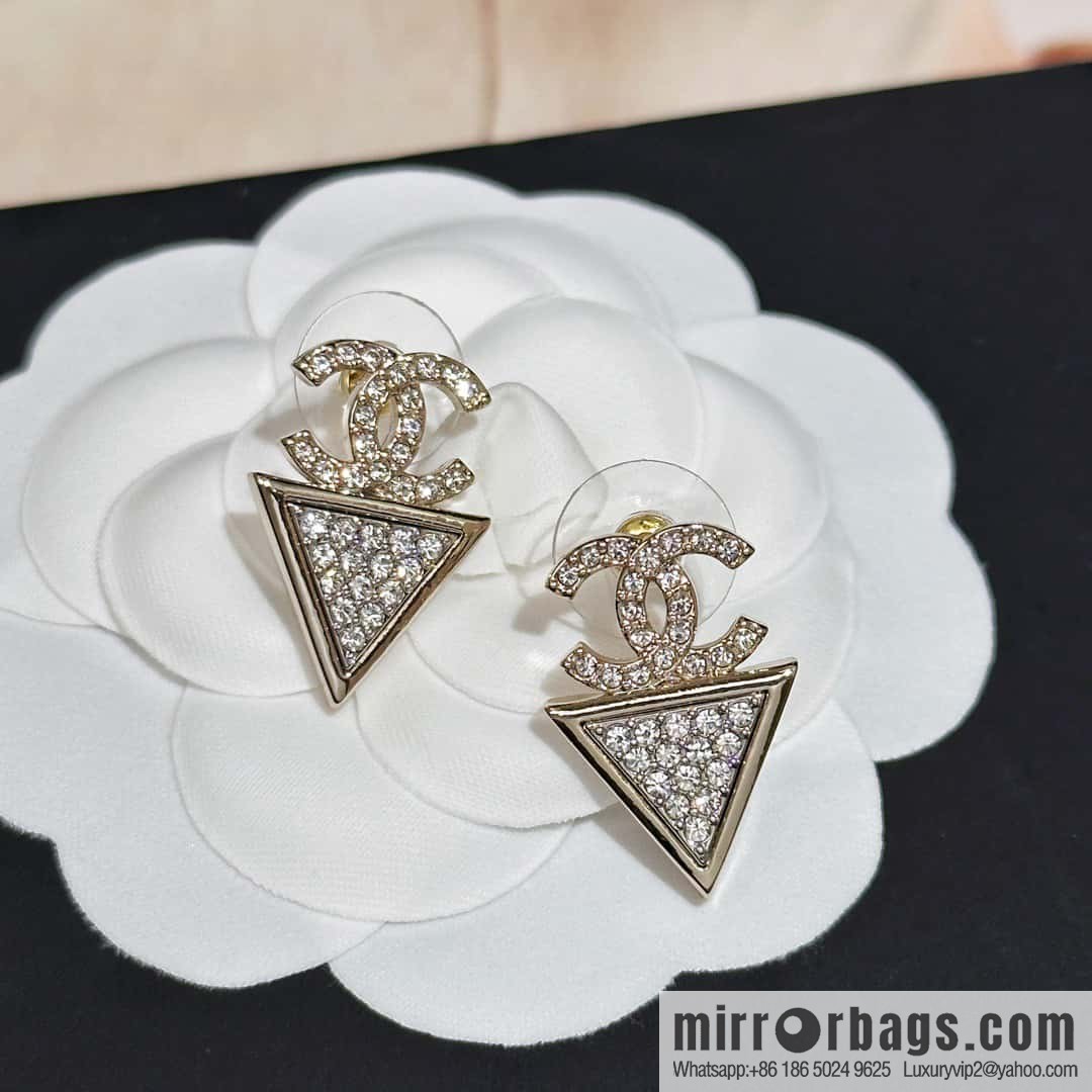 ❗️New ❗️ Chanel stud earrings ☀️ new ☑️ Chanel c2 double c full diamond triangle stud earrings ☀️