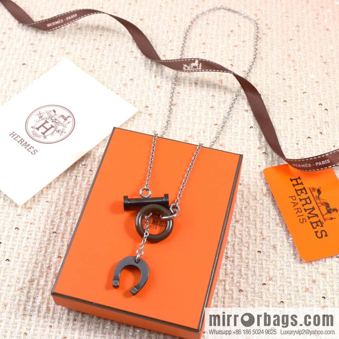 ☀HERMES Carrousel Buffalo Horn Necklace ☀