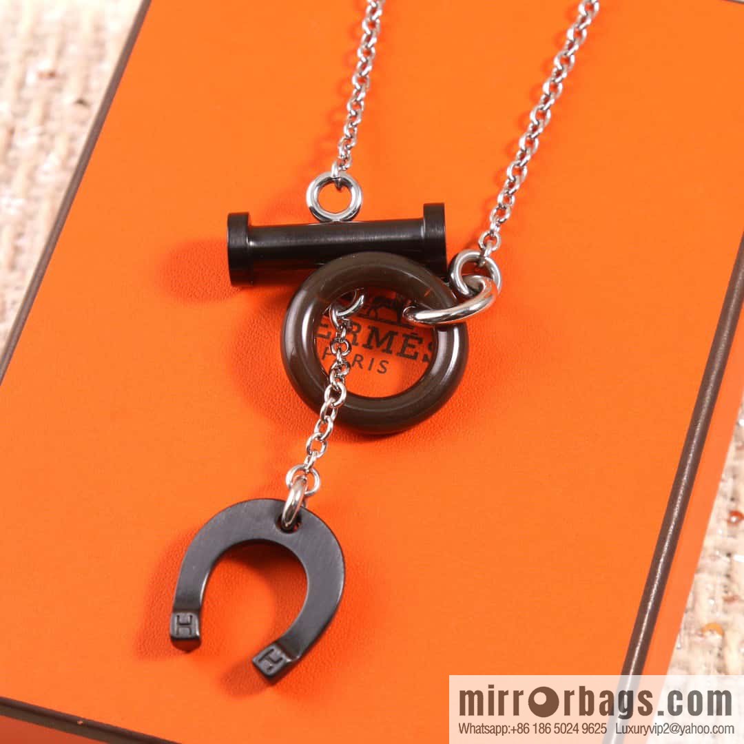 ☀HERMES Carrousel Buffalo Horn Necklace ☀