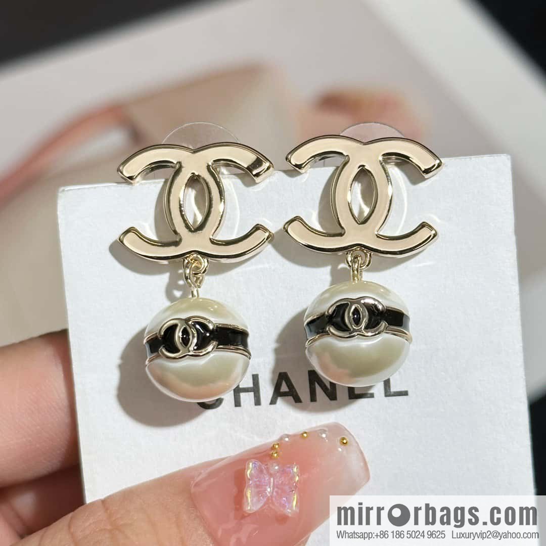 ❗️New ❗️ chanel stud earrings ☀️ new ☑️ chanel c2 double c pearl stud earrings ☀️