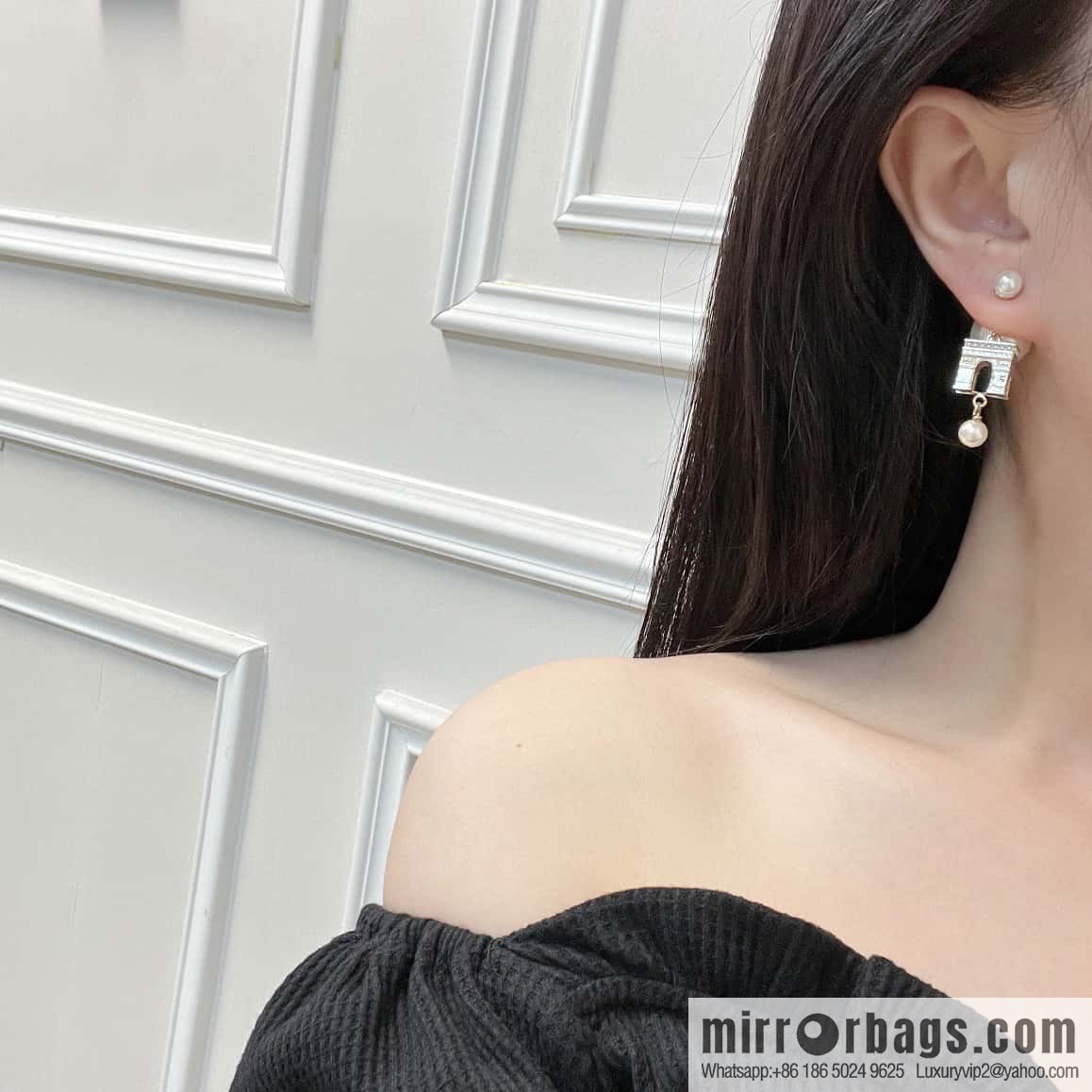 New ☑️ Dior size pearl Eiffel Tower Arc de Triomphe stud earrings