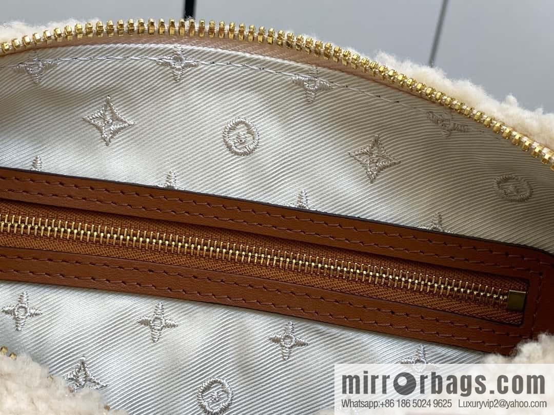 [Premium‑quality] M23568 meters white, lamb wool pillow bag speedy series Speedy Bandoulière 25 handbag