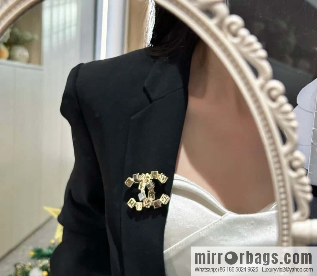 ☀️New ☑️ Chanel Double C Square Diamond Letter Brooch