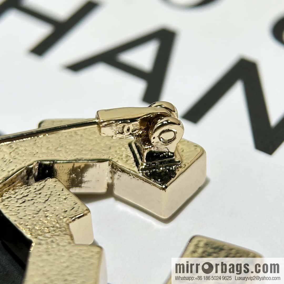 ☀️New ☑️ Chanel Double C Square Diamond Letter Brooch