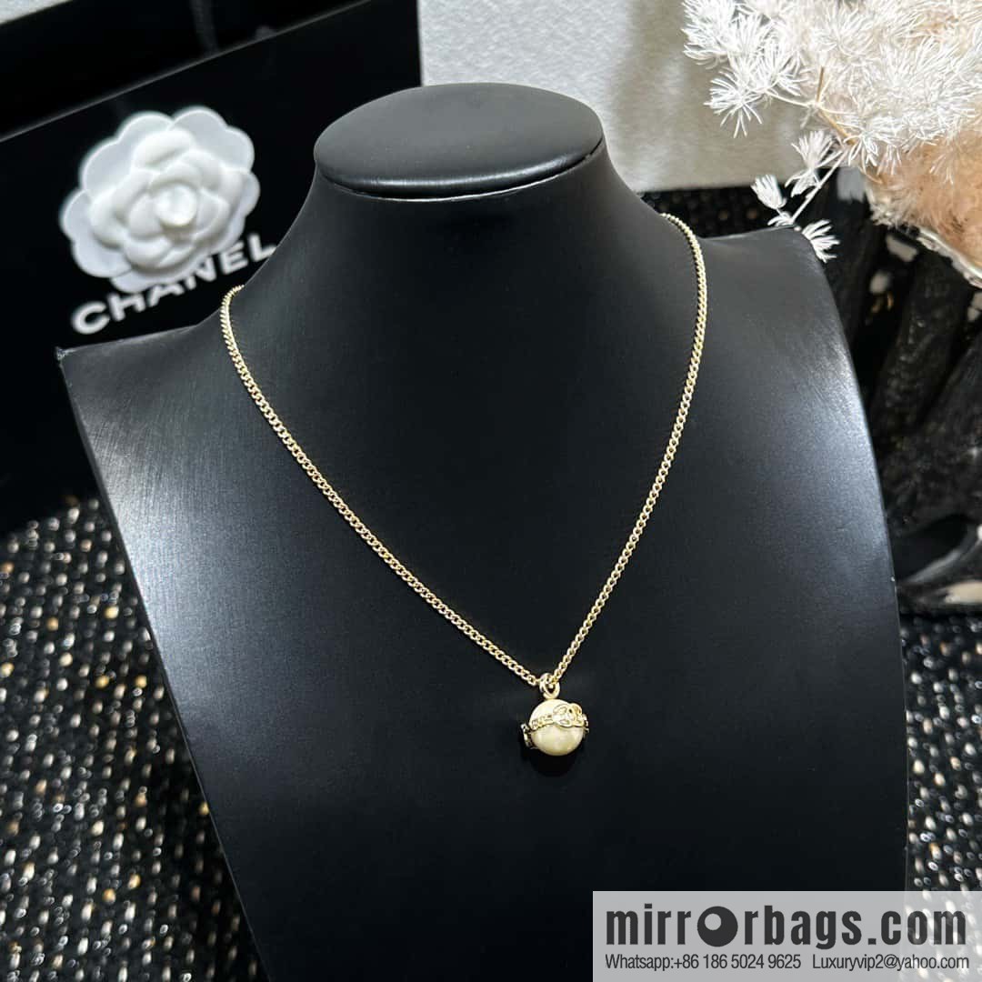 ☀️New ☑️ Chanel Double C Pearl Necklace ☀️