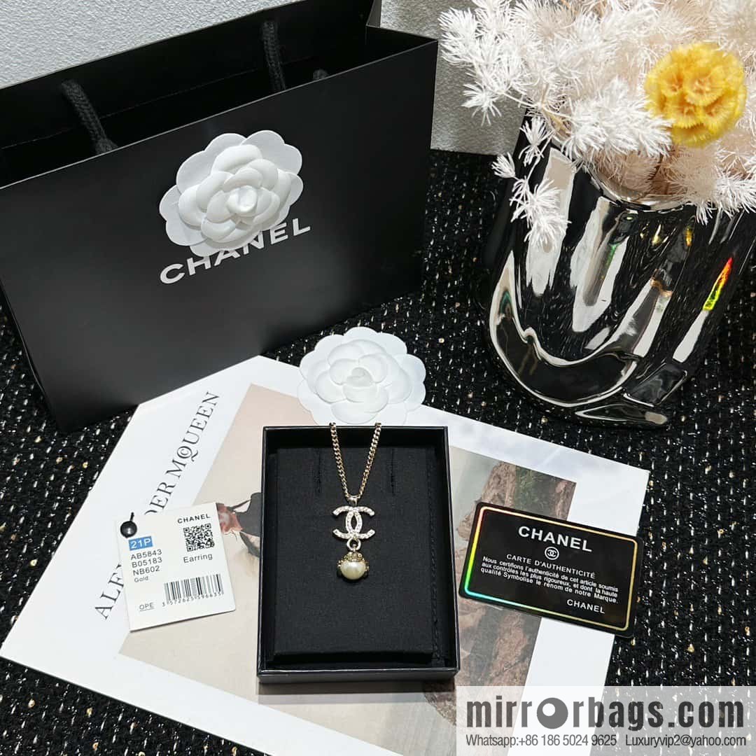 ☀️New ☑️ Chanel Full Diamond Double C Pearl Necklace