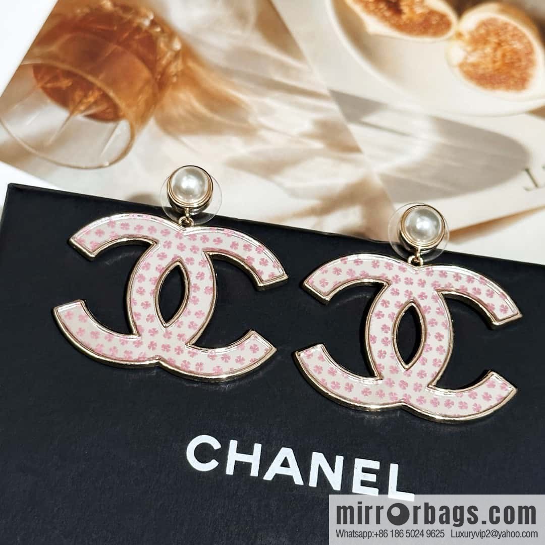❗️New ❗️ chanel stud earrings ☀️ new ☑️ chanel c2 double c clover pattern stud earrings ☀️