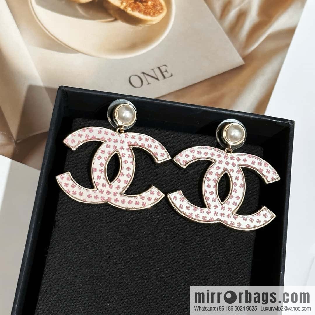 ❗️New ❗️ chanel stud earrings ☀️ new ☑️ chanel c2 double c clover pattern stud earrings ☀️