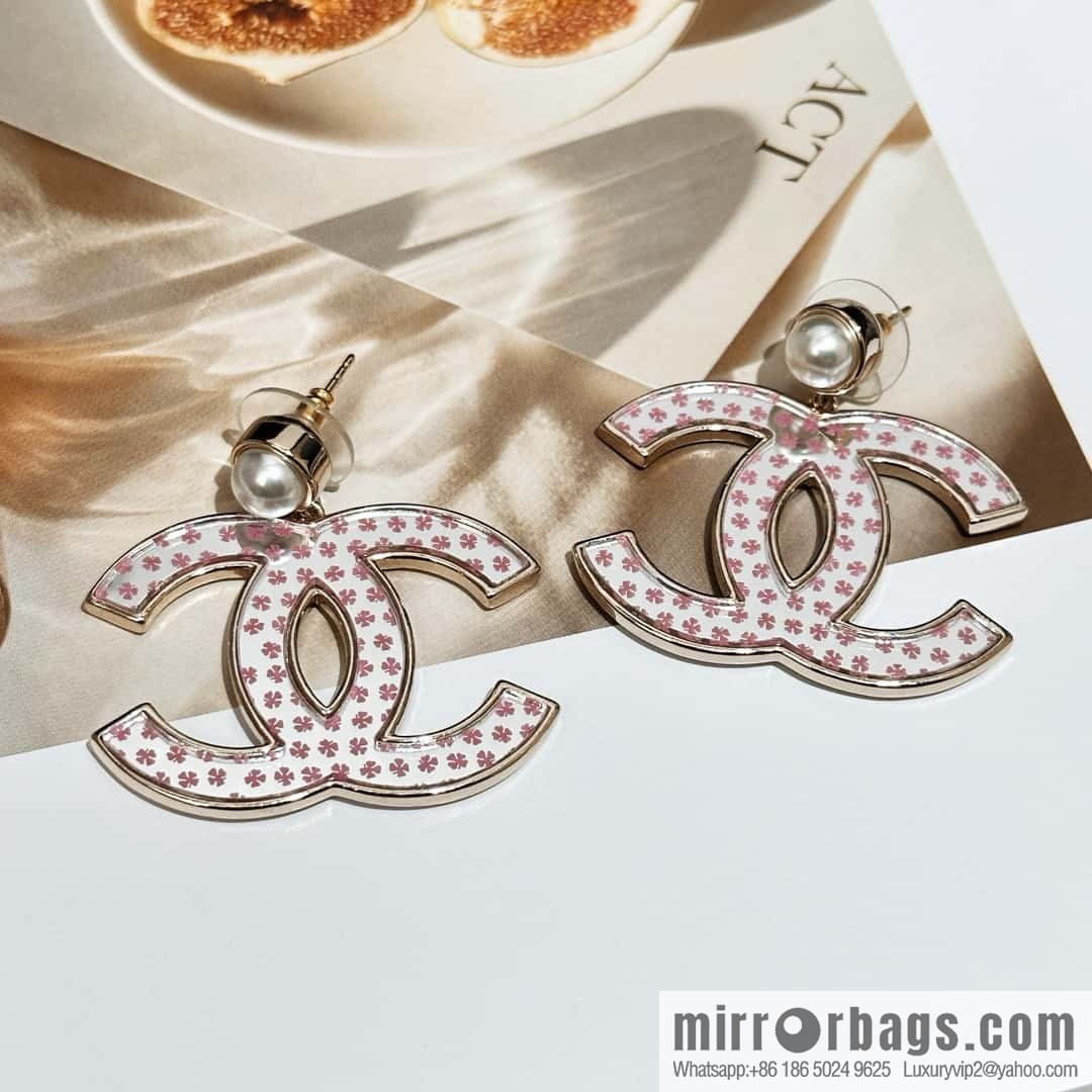 ❗️New ❗️ chanel stud earrings ☀️ new ☑️ chanel c2 double c clover pattern stud earrings ☀️