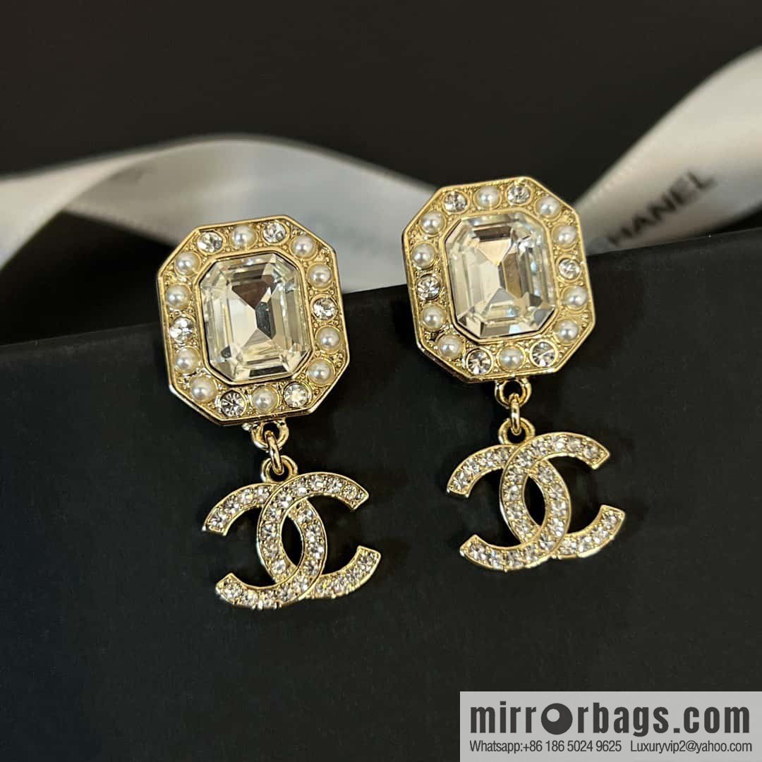 ☀️New ☑️ Chanel C2 double c octagon diamond stud earrings ☀️