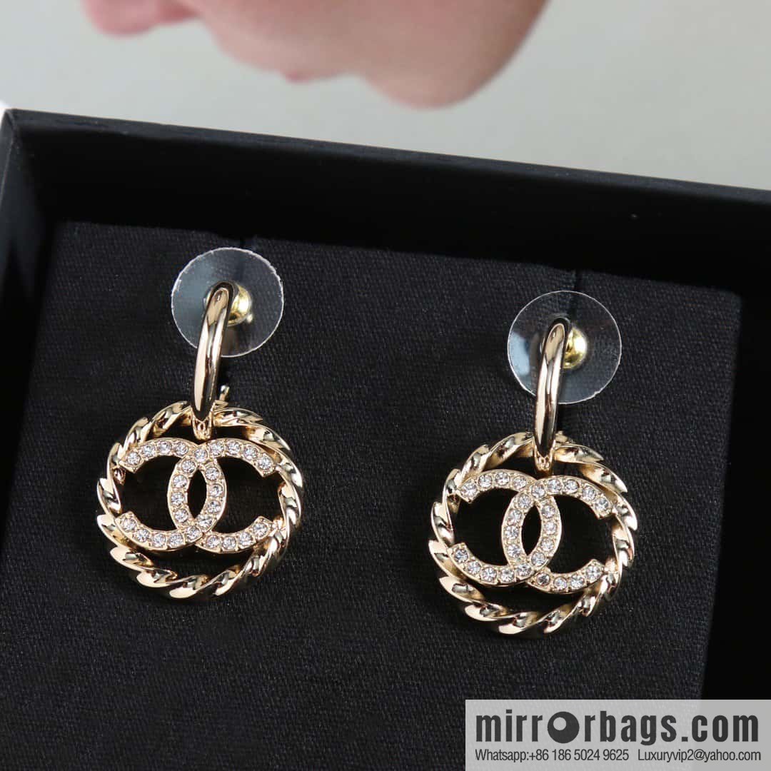 ☀️New ☑️ Chanel C2 hollow full diamond round double c stud earrings ☀️