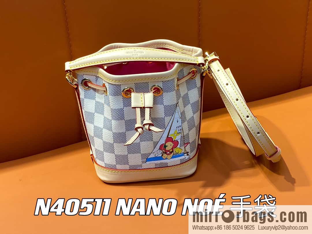 [Boutique‑grade] N40511 white grid silk screen printing, Christmas tote bag series NANO NOE handbag, this Nano Noé handbag