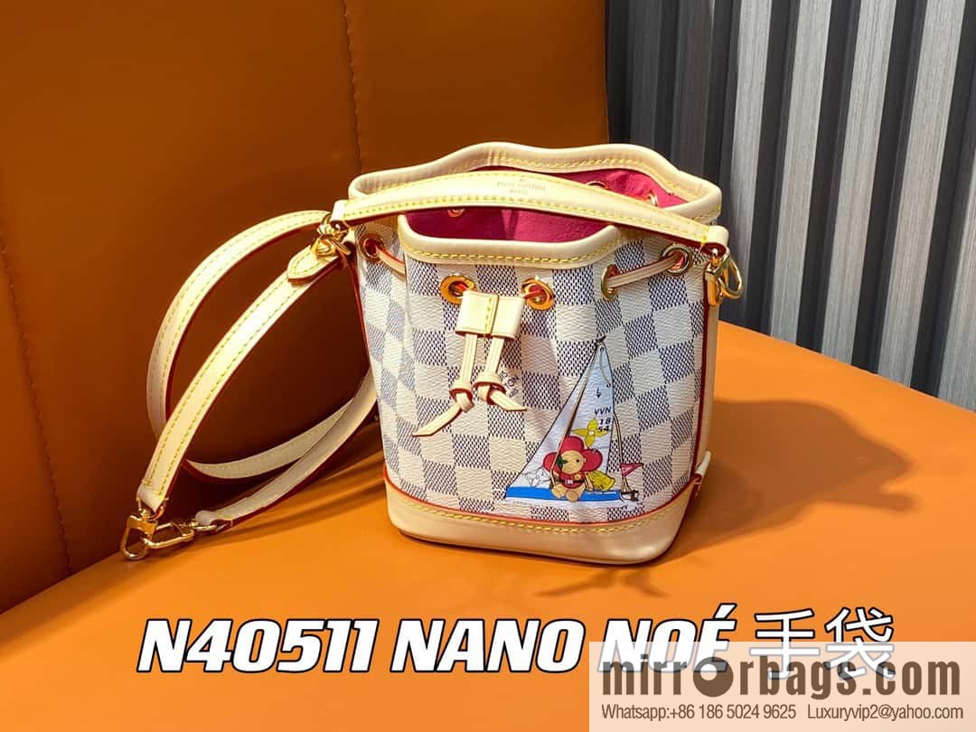 [Boutique‑grade] N40511 white grid silk screen printing, Christmas tote bag series NANO NOE handbag, this Nano Noé handbag