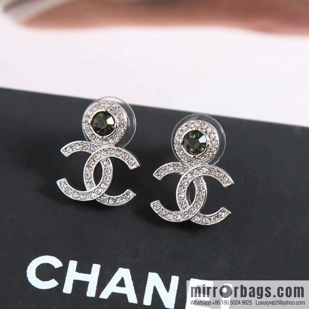 ☀️New ☑️ Chanel C2 double c round diamond stud earrings ☀️