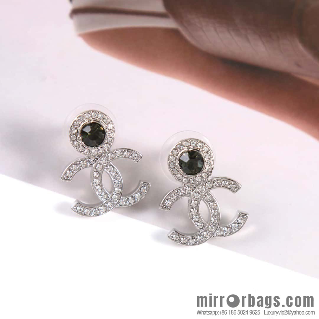 ☀️New ☑️ Chanel C2 double c round diamond stud earrings ☀️