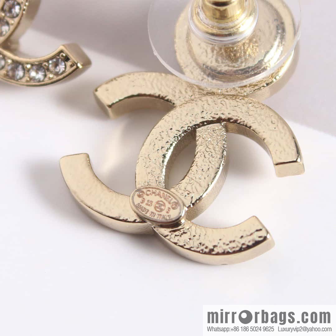 ☀️New ☑️ Chanel C2 double c round diamond stud earrings ☀️
