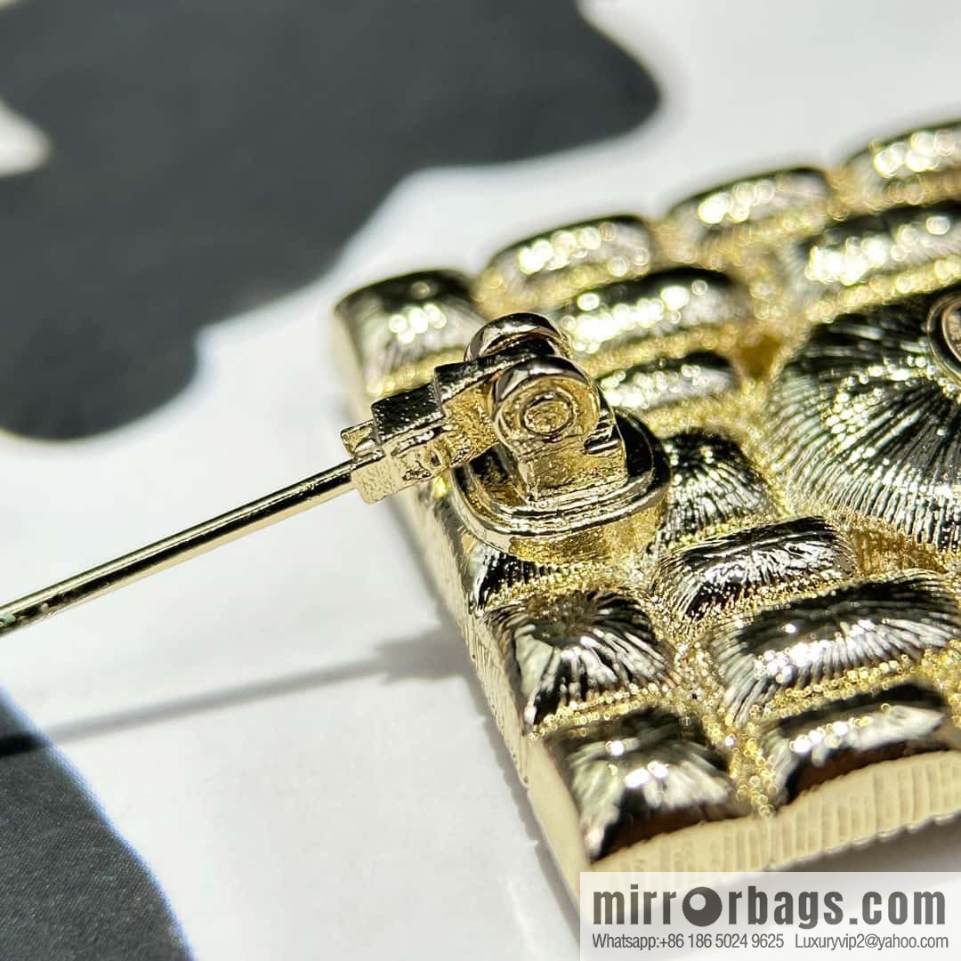 ☀️New ☑️ Chanel double c perfume bottle square diamond brooch