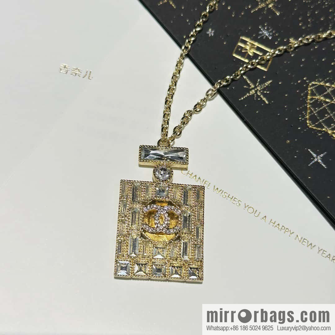 ☀️New ☑️ Chanel double c perfume bottle square diamond long necklace ☀️